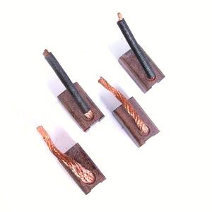 Щетки стартера "FCC" 7х11х18mm, к-т4шт
Щетки стартера "FCC" 7х11х18mm, к-т4шт