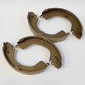 Колодки тормозные барабанные jFBK, комплект на ось (4 шт), арт. FN-6718