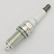 Свеча зажигания NGK Laser Iridium с особо тонким иридиевым электродом и удлиненной резьбой, арт. DILFR6D11