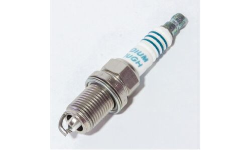 Свеча зажигания Denso Iridium Tough с иридиевым электродом и платиновым заземлением, арт. VKB16