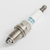 Свеча зажигания Denso Iridium TT с иридиевым электродом и платиновым заземлением, арт. IK16TT Свеча зажигания Denso Iridium TT с иридиевым электродом и платиновым заземлением, арт. IK16TT
