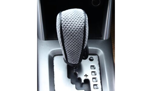 Чехол на ручку КПП, чёрная кожаная окантовка, вставки из серого флиса