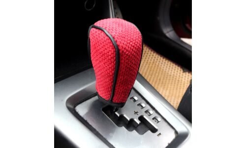 Чехол на ручку КПП, чёрная кожаная окантовка, вставки из красного флиса