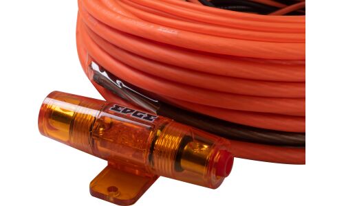 Комплект проводов для 2-канального усилителя EDGE EDC-AK820, силовой (8AWG), заземляющий (8AWG), акустический (18AWG), управляющий (18AWG) и межблочный кабели, держатель с предохранителем Mini ANL 40А, клеммы (8AWG)