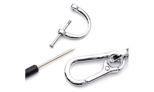 Брелок на ключи карабин с кожаным ремешком и розовой ткан вставкой (с отверткой в комплекте)