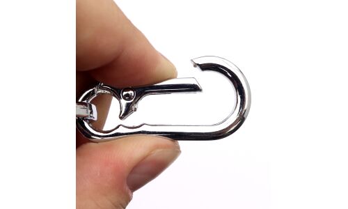 Брелок на ключи карабин с кожаным ремешком и розовой ткан вставкой (с отверткой в комплекте)