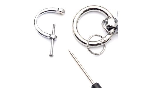 Брелок на ключи с кожаным оранжевым  ремешком и  буквой "Н" со стразами (с отверткой в комплекте)