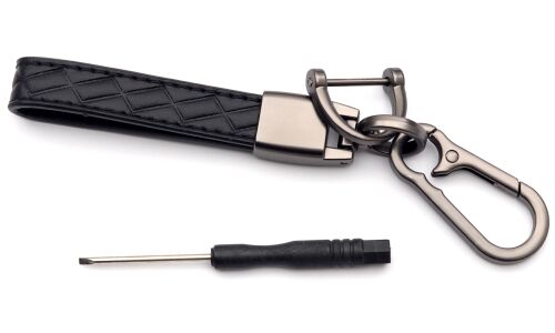 Брелок на ключи с кожаным, черным ремешком с узорами в виде ромбов  (с отверткой в комплекте)