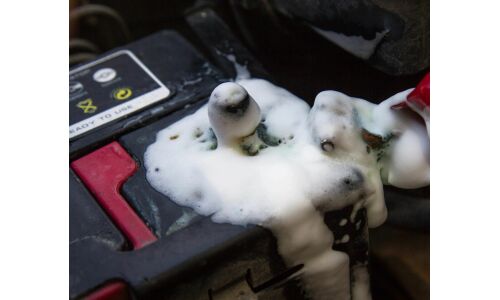 Очиститель клемм АКБ ABRO Masters Battery Terminal Cleaner, от кислотной коррозии и прочих загрязнений, аэрозоль 200мл, арт. BC-575-AM-RE
