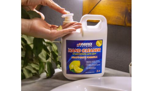 Очиститель для рук ABRO Masters Hand Cleaner, с содержанием пемзы, аромат лимона, бутылка с дозатором 2л, арт. HC-2000-AM-RE