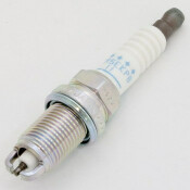 Свеча зажигания NGK Laser Platinum с платиновым электродом, арт. BKR5EKPB-11 Свеча зажигания NGK Laser Platinum с платиновым электродом, арт. BKR5EKPB-11