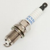 Свеча зажигания Toyota с платиновым электродом, арт. 90919-01168