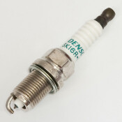 Свеча зажигания Toyota с иридиевым электродом, арт. SK16R-P11