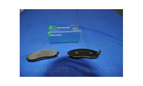Колодки тормозные дисковые Parts-Mall, передние, комплект на ось (4 шт), арт. PKA-007