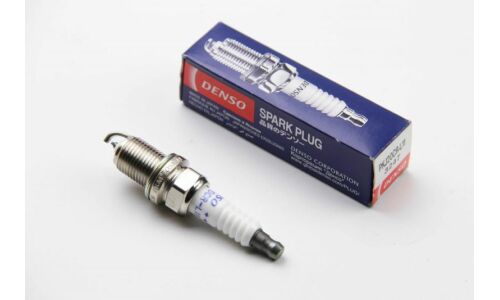 Свеча зажигания Denso Platinum Longlife с платиновым электродом и платиновым заземлением, арт. PKJ20CR8
