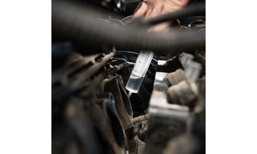 Раскоксовыватель Lavr ML203 Novator Ultra-Fast Engine Carbon Cleaner, для бензиновых и дизельных двигателей от 2000см³, бутылка 320мл (+шприц), арт. Ln2507