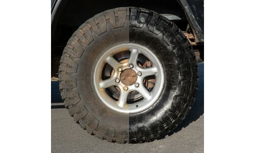 Очиститель шин Lavr Tire Cleaner, пенный, с эффектом чернителя и водоотталкивающими свойствами, аэрозоль 650мл, арт. Ln1443