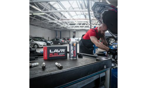 Раскоксовыватель Lavr ML204 Powerful Carbon Cleaner, для бензиновых и дизельных двигателей до 2000см³, бутылка 190мл, арт. Ln2508