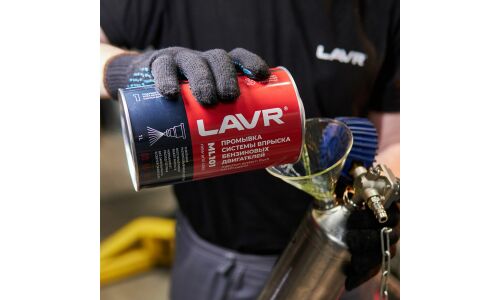 Промывка системы впрыска Lavr Injection System Flush ML101, для бензиновых двигателей, с раскоксовывающим действием, для промывочных станций, бутылка 1л, арт. Ln2000