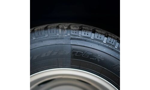 Полироль (чернитель) шин Carville Racing, придает глянцевый блеск, аэрозоль 520мл, арт. S3051771