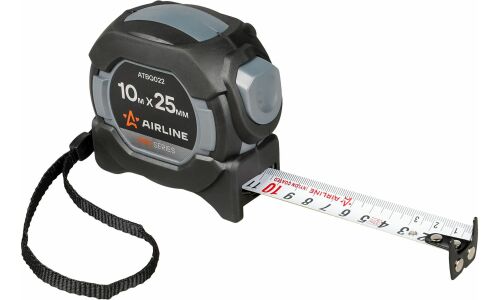 Рулетка в прорезиненном корпусе 10мх25мм PRO, автостоп,дв.магнит.зацеп,нейлон.двуст.шкала AIRLINE, арт. ATBQ022