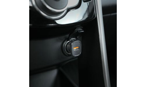 Адаптер автомобильный компактный 1xUSB QC 3.0, 12/24В AIRLINE, арт. AEAK018