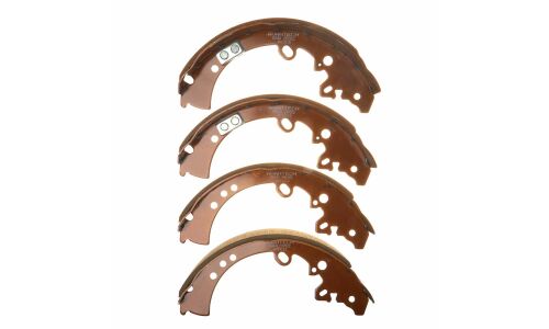 Колодки тормозные барабанные Avantech, комплект на ось (4 шт), арт. AVS0118