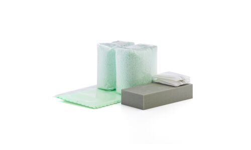 Защитное покрытие кузова (жидкое стекло) Soft 99 H-9 Ultimate Quartz, керамическое, с водоотталкивающим эффектом и приданием блеска, флакон 100мл (+4 салфетки, 2 перчатки, губка), арт. 10089