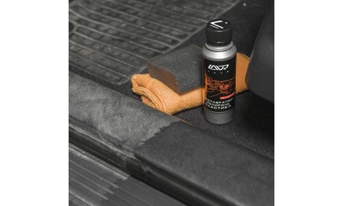 Полироль-реставратор салона Lavr Plastic Polish With Anti-Scratch Effect, для пластика и резины, антистатик, бутылка 120мл, арт. Ln1459-L